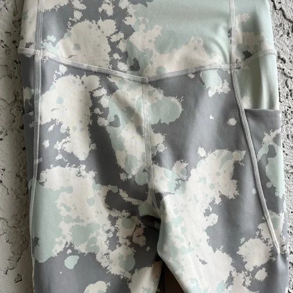 THE NORTH FACE Light Camouflage Fitted Biker Shorts with Pockets Women’s Medium - Picture 8 of 14